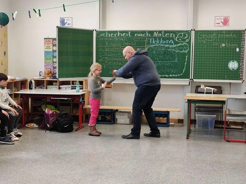 Sonnenschule Gewaltprävention – Foto 1